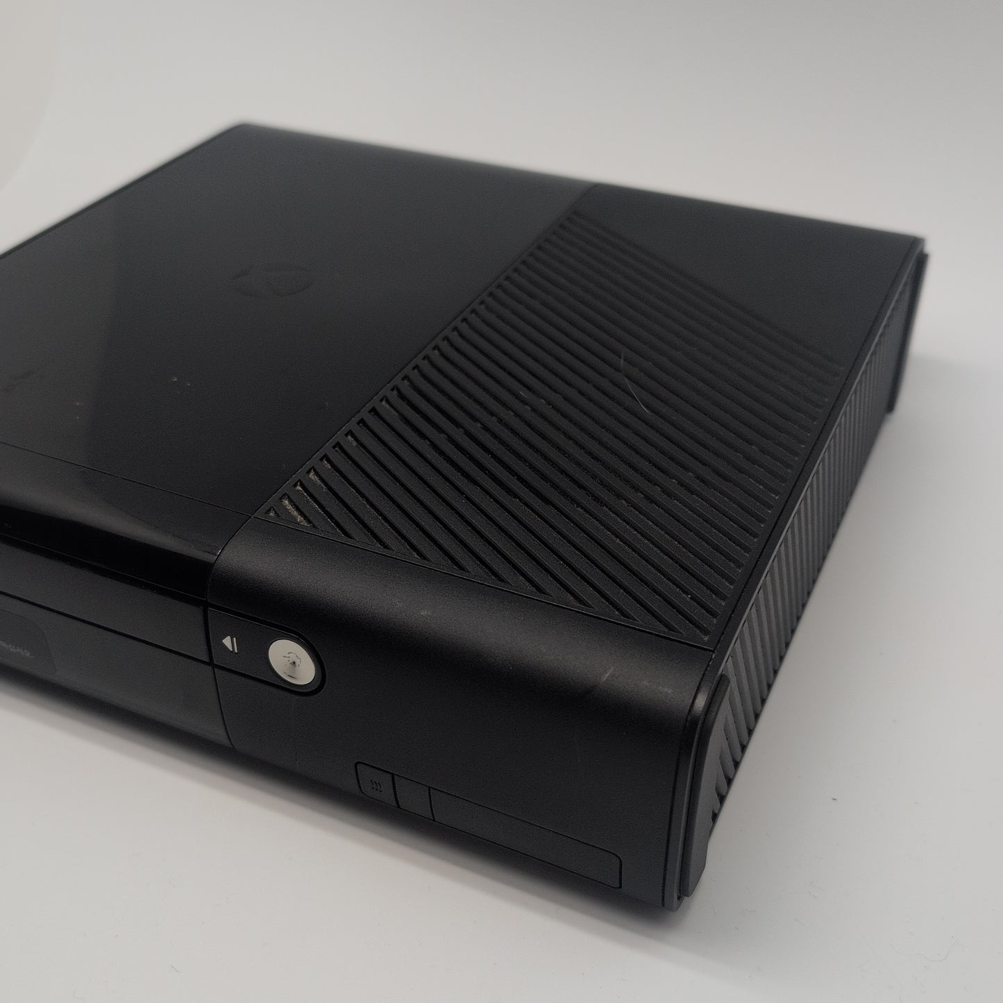 Xbox 360 E Console (with Kinect) - 500GB
